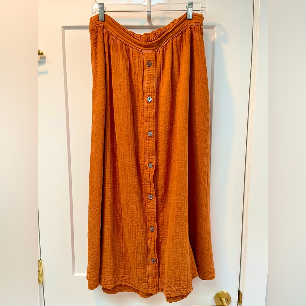 XiRENA Teagan Midi Gauze Skirt in Beehive Size L